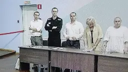 Nawalny ponownie skazany, tym razem na 19 lat. Za "ekstremizm"