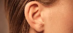 Pacjentka dostała nowe ucho. Lekarze wydrukowali je z jej własnych tkanek