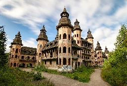 Zamek w Łapalicach – Wikipedia, wolna encyklopedia