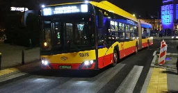 Autobus zablokował drogę kolumnie prezydenckiej. Dziennikarz TVN: jechałem nim