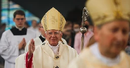 Abp Marek Jędraszewski kończy, ale zostaje. Oto co diecezjanie sądzą o decyzji papieża. "Przylepiono mu łatkę"