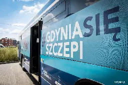 Gdynia. S� wnioski o kary za atak na szczepionkobus. "Grzywny do 5 tys. z�"