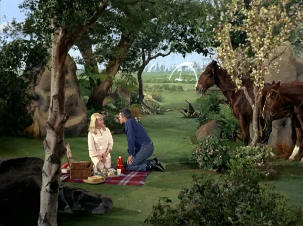 Pike and Vina in an illusion of 23rd century Mojave.