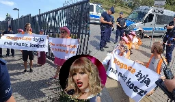 Ostatnie Pokolenie w ramach protestu przeciwko Taylor Swift przykleiło się do jezdni przed Stadionem Narodowym | Donald.pl