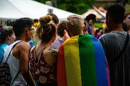 Dezinformacja na temat osób LGBT+. Pięć fałszywych narracji